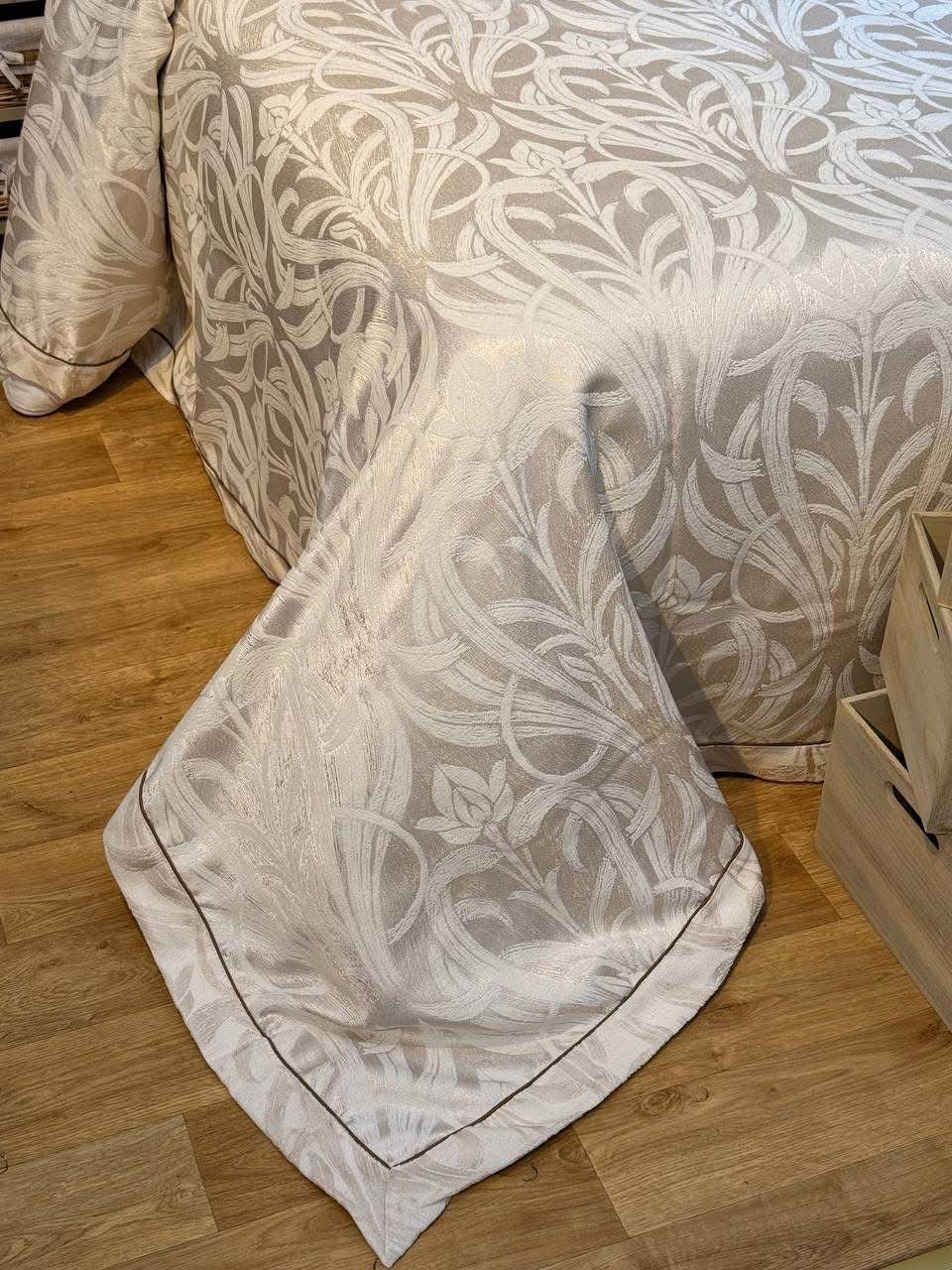 Ensemble Couvre lit de luxe 6 pièces 👰♀️🤵♂️ Haut de gamme 🧵 . - الصورة 2