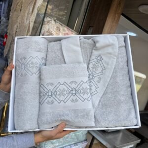 Nouvelle collection 🆕🆕 Sortie de bain 3 pièce 👰‍♀️🤵‍♂️ Coton 100% Haut de gamme  Marque : KRISTAL  produits turk 🇹🇷 Prix :6800 da 💰💰